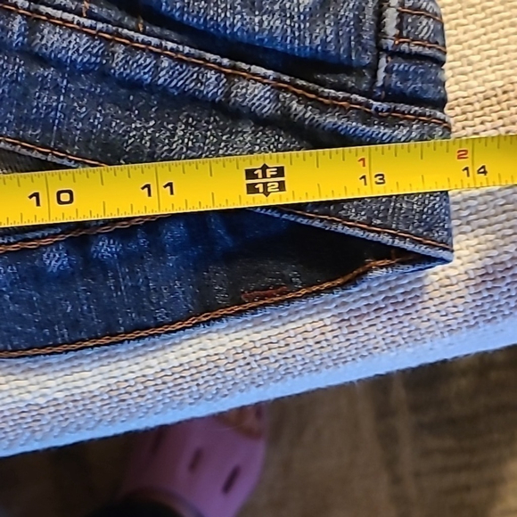 7 for all mankind style is Roxy, skinny sz.26"x 30" with 7"rise.(#897) - Picture 6 of 16